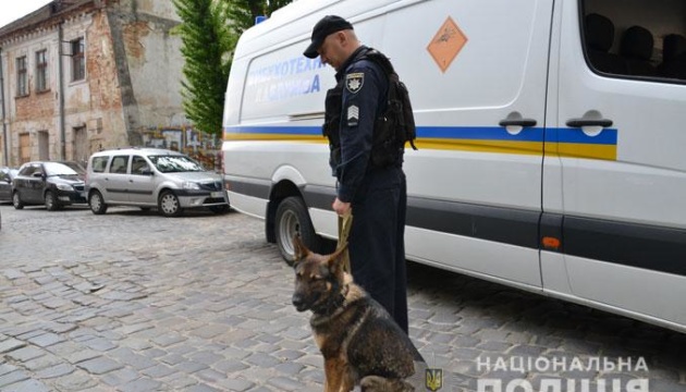 У восьми готелях і двох торгових центрах Львова вибухівки не знайшли