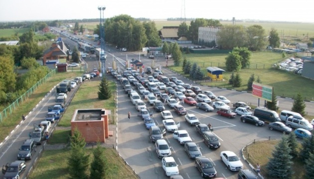 На кордоні з Угорщиною у чергах перебували понад 200 авто