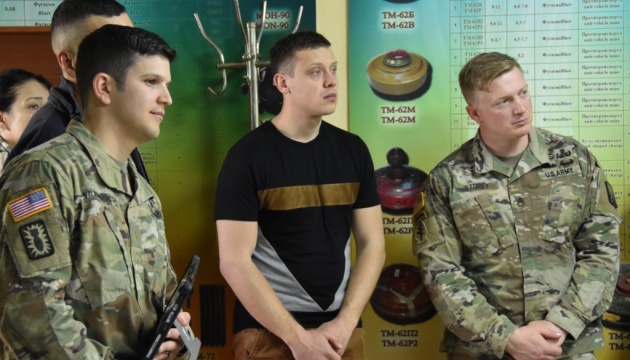 Американці влаштували тренінги для українських саперів