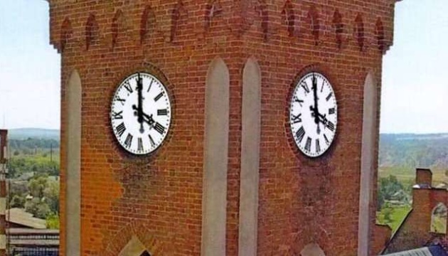 На костелі у Гнівані встановлять аналог оригінального годинника
