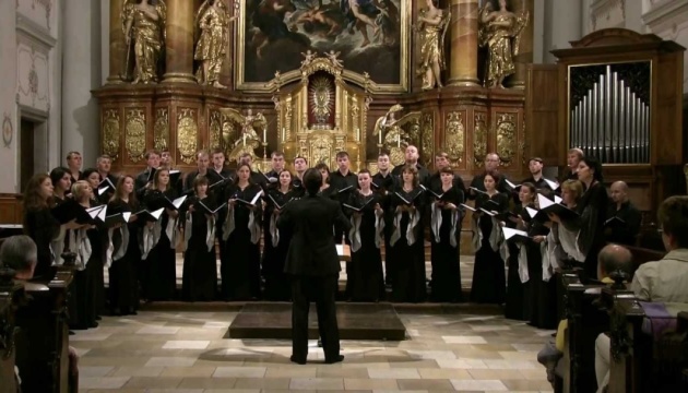 Хор «Кредо» розпочинає світове турне з нагоди 100-річчя «Щедрика» виступом у Празі