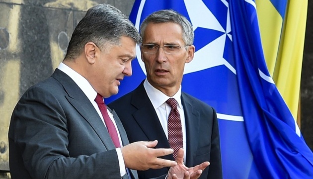 Poroshenko meets with Stoltenberg in Brussels