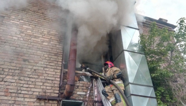 У Києві неподалік станції метро горів цех У Києві неподалік станції метро горів цех
