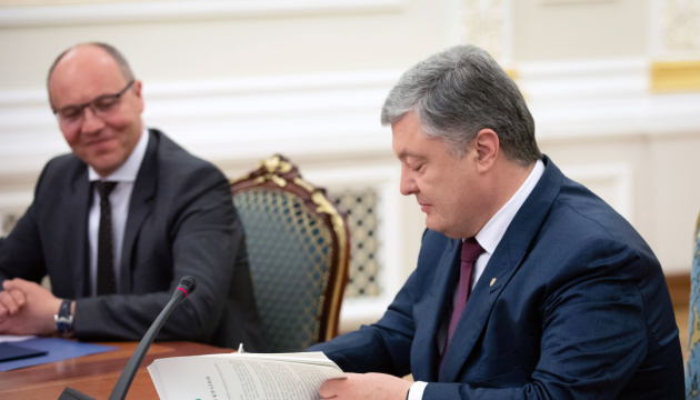 El presidente Poroshenko firma la ley sobre el idioma 