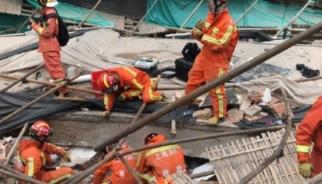 Обвалення даху автосалону в Шанхаї: загинули п'ятеро людей