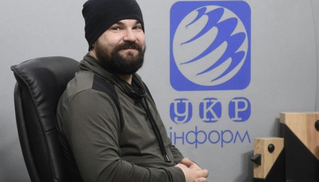 Говоримо зі співаком Ділею: Мені подобається створювати світлу музику Говоримо зі співаком Ділею: Мені подобається створювати світлу музику