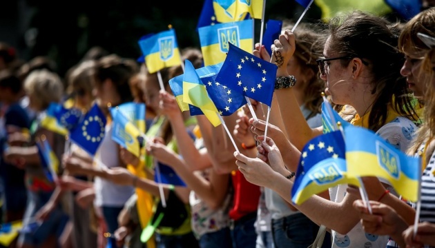 Ucranianos celebran el Día de Europa