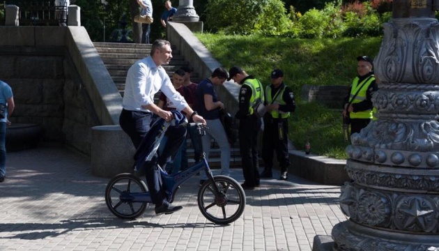 Klitschko to open pedestrian bridge in Kyiv on May 25