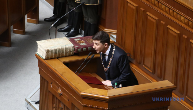 Zelensky proposes Ukrainian government resign