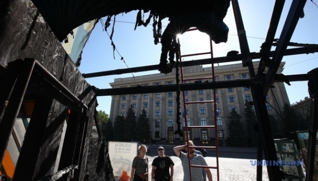 À Kharkiv, la tente des bénévoles dévastée par un incendie