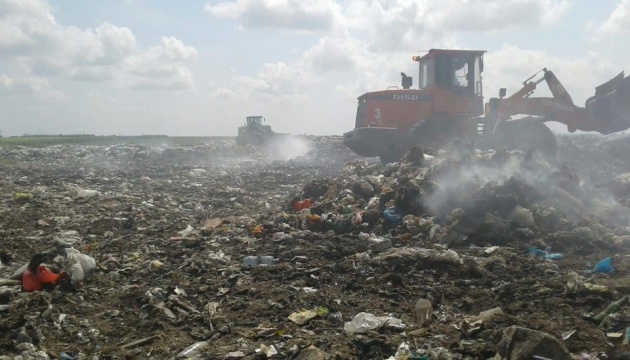 На Миколаївщині три дні гасили сміттєзвалище