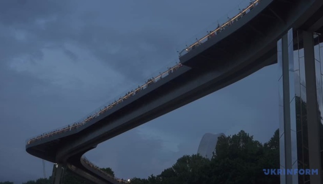 Klitschko opens pedestrian bridge in Kyiv