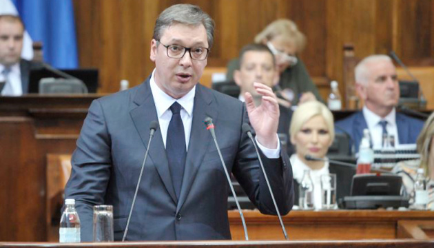 Президент Сербії Вучич та його партія перемагають на виборах