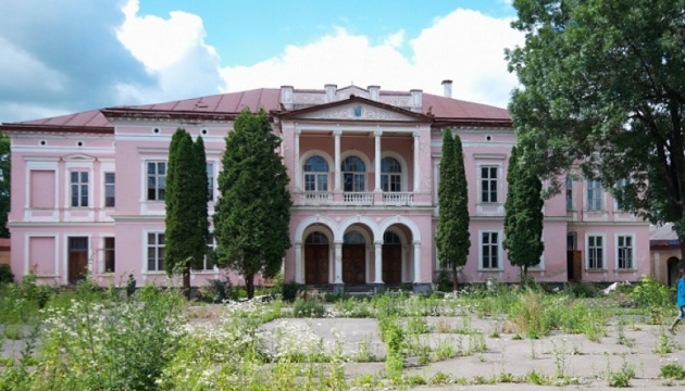 Палац Бадені на Львівщині рятуватимуть фестивалем