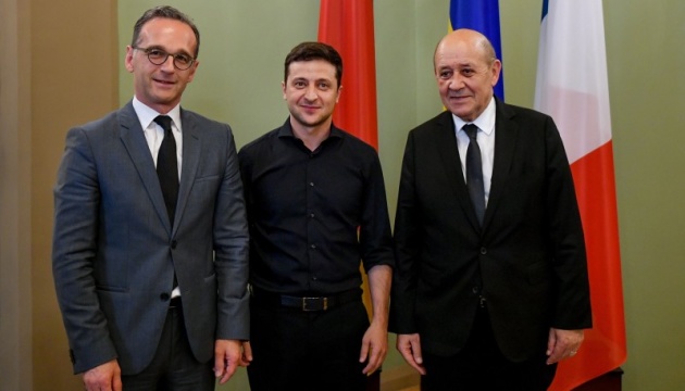 Jean-Yves Le Drian et  Heiko Maas s’entretiennent avec Volodymyr Zelensky à Kyiv