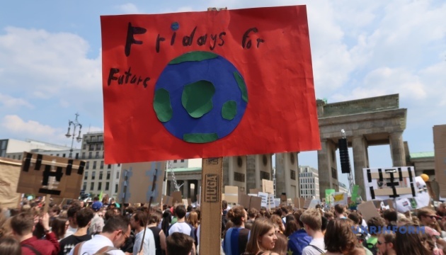 Школярі по п'ятницях: Як прогуляти уроки на захист клімату