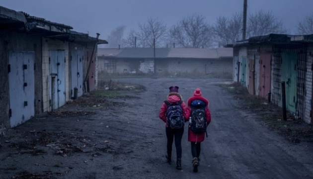 На Луганщині понад 9,5 тисячі дітей отримали статус постраждалих від війни