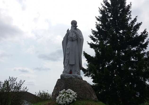 Пам’ятник святому Макарію Овруцькому