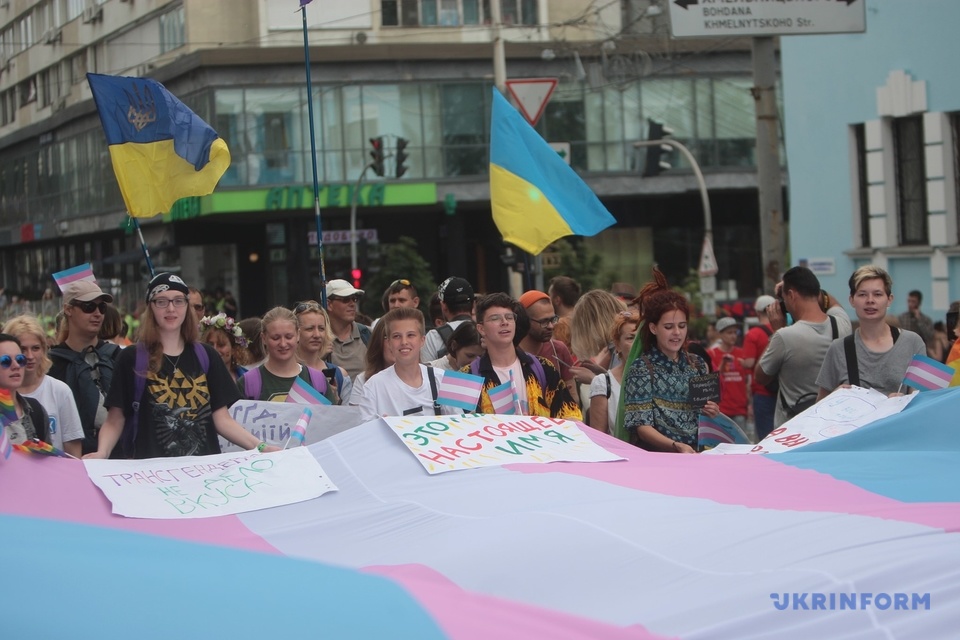 Они смогли: голубая колонна Вооруженных Сил Украины на гей-параде в Киеве 