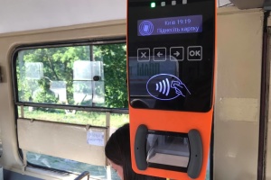 У наземному транспорті Києва відновили оплату проїзду QR-квитками