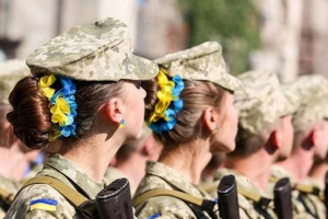 Plus de 1 700 Ukrainiennes militaires ont reçu des distinctions d'État depuis le début de la guerre 