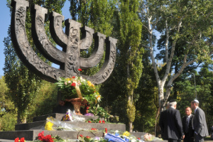 The memory of June 22, 1941: was it possible to avoid many victims among the Jewish population?