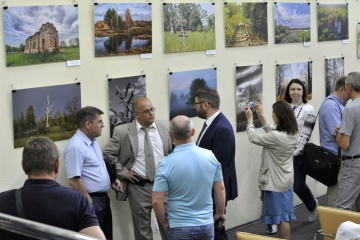 «Людина VS Природа: пакт про ненапад». Відкриття фотовиставки
