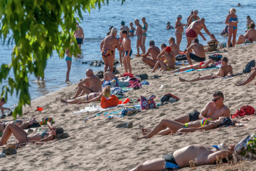 Киян просять більше не купатися на столичних пляжах