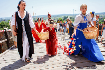 Вийшов перший постер фільму про українські весільні обряди