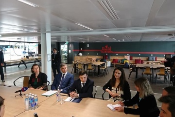 Зеленский в Париже посетил крупнейший европейский стартап-инкубатор Station