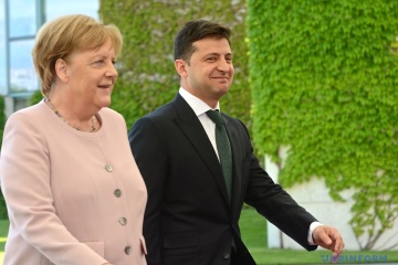 Besuch in Kyjiw: Selenskyj will mit Merkel über Nord Stream 2 sprechen