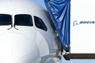 Boeing не получил ни одного заказа в первый день авиасалона в Ле Бурже