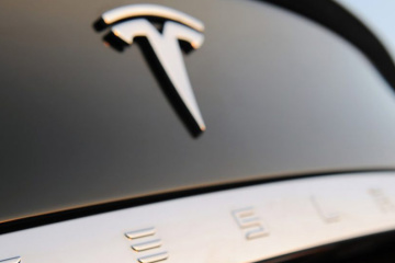 Tesla знижує ціни у кількох країнах через падіння продажів