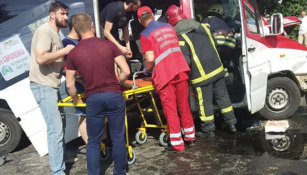 26 Verletze bei schwerem Unfall in Oblast Kyjiw - Fotos