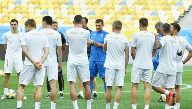 Футболісти збірної України провели передматчеве тренування перед грою з Сербією