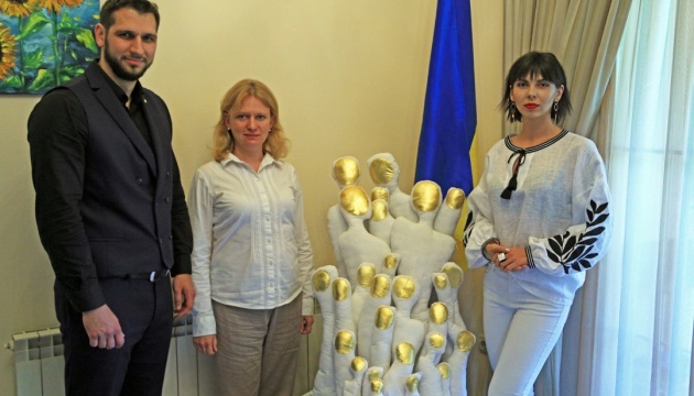 У Чорногорії українську громаду відобразили у скульптурі