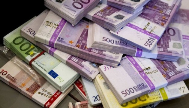 Євровалюту вважають корисною для економіки в країнах ЄС поза єврозоною