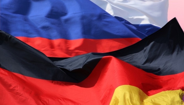 Germany, Russia sign document on deepening cooperation. Sanctions remain in force