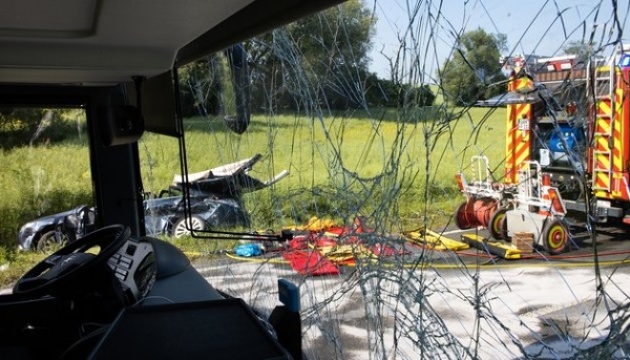 У Німеччині потрапив в аварію автобус з дітьми, 25 постраждалих