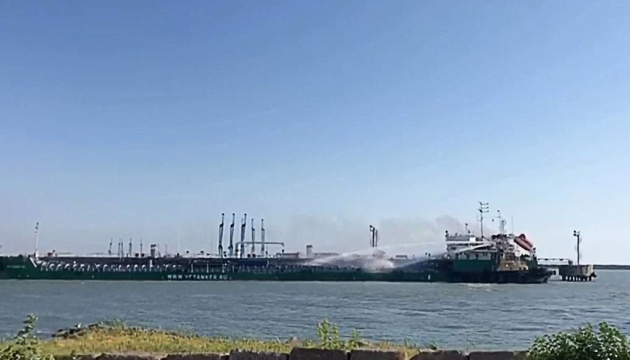 У російському порту стався вибух на нафтовому танкері, є загиблі