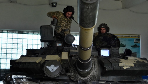 Міноборони показало, як готують танкістів Десантно-штурмових військ