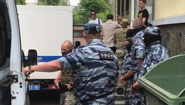 Окупанти арештували до 5 серпня ще трьох кримських татар 