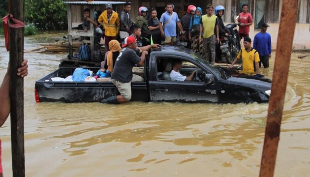 Кількість загиблих внаслідок повені в Індонезії перевищила 40 осіб