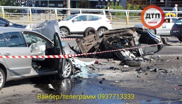 Vier Tote bei schwerem Unfall in Kyjiw – Fotos, Video