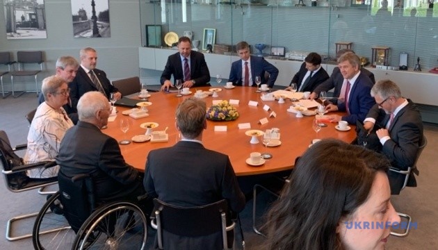 Zelensky proposes two possible forms of detainee exchange