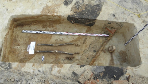 Археологи випадково знайшли давньоруське поховання у  центрі Чернігова