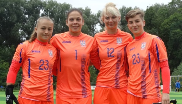 Жіночий футбол: 16 воротарів збірних України проведуть НТЗ у Щасливому