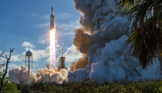 SpaceX Ілона Маска відправила до МКС першу повністю приватну місію