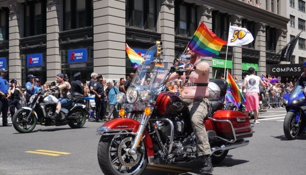 У Нью-Йорку проходить всесвітній гей-прайд