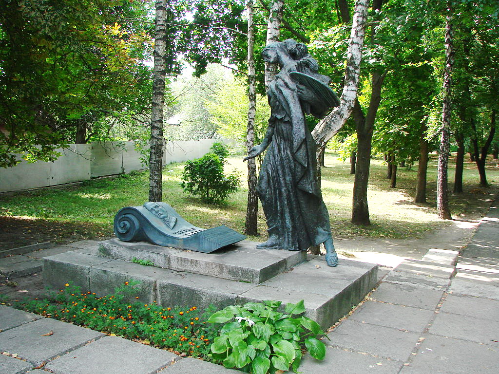 Пам’ятник Івану Сошенкуна Могилі в Корсуні-Шевченківському 1
